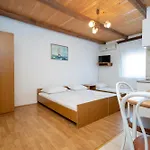 Konukevi And With Parking Space Biograd Na Moru, Biograd - 4305