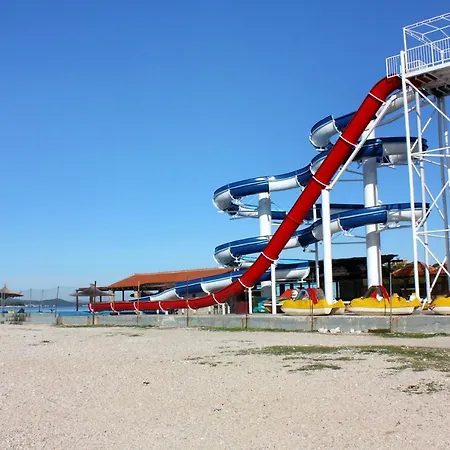 Konukevi And With Parking Space Biograd Na Moru, Biograd - 4305 3*