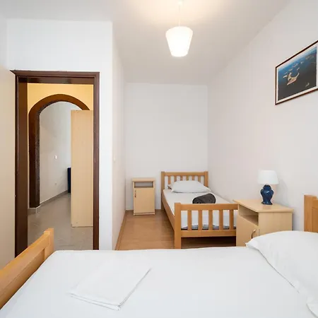 Gasthof And With Parking Space Biograd Na Moru, Biograd - 4305 3*