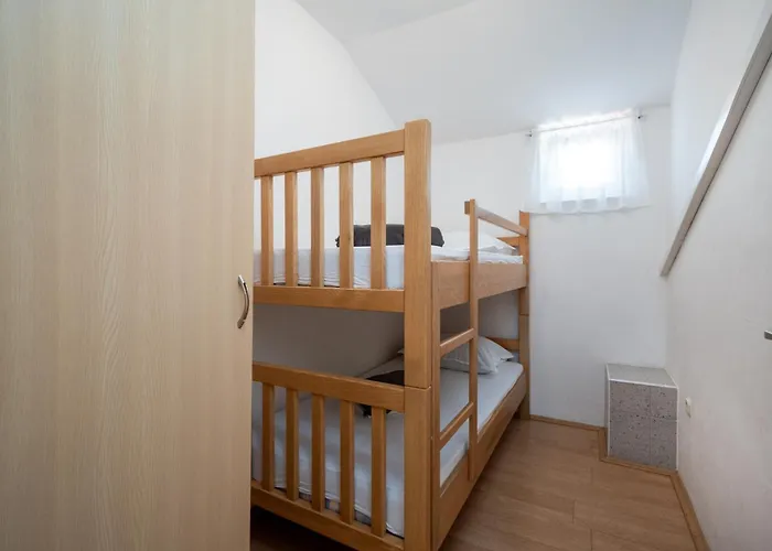 And With Parking Space Biograd Na Moru, Biograd - 4305 Pensionat